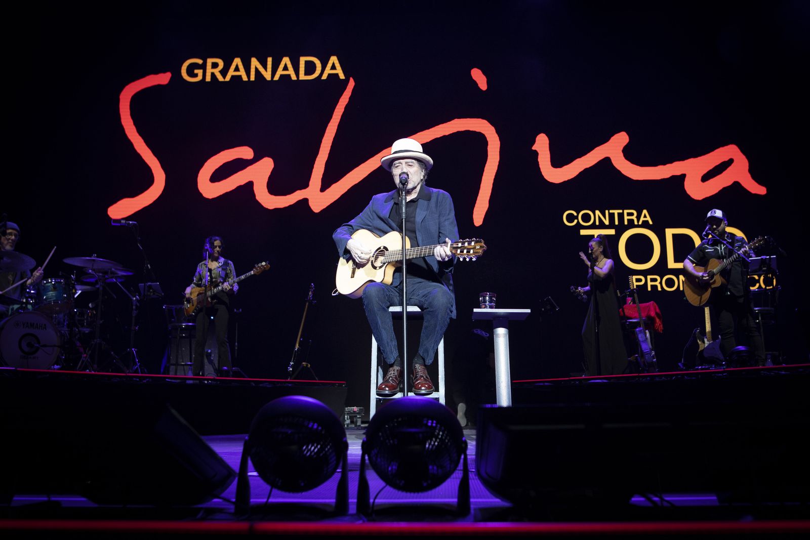 Granada se rinde a los pies de Joaquín Sabina 'con todo pronóstico'