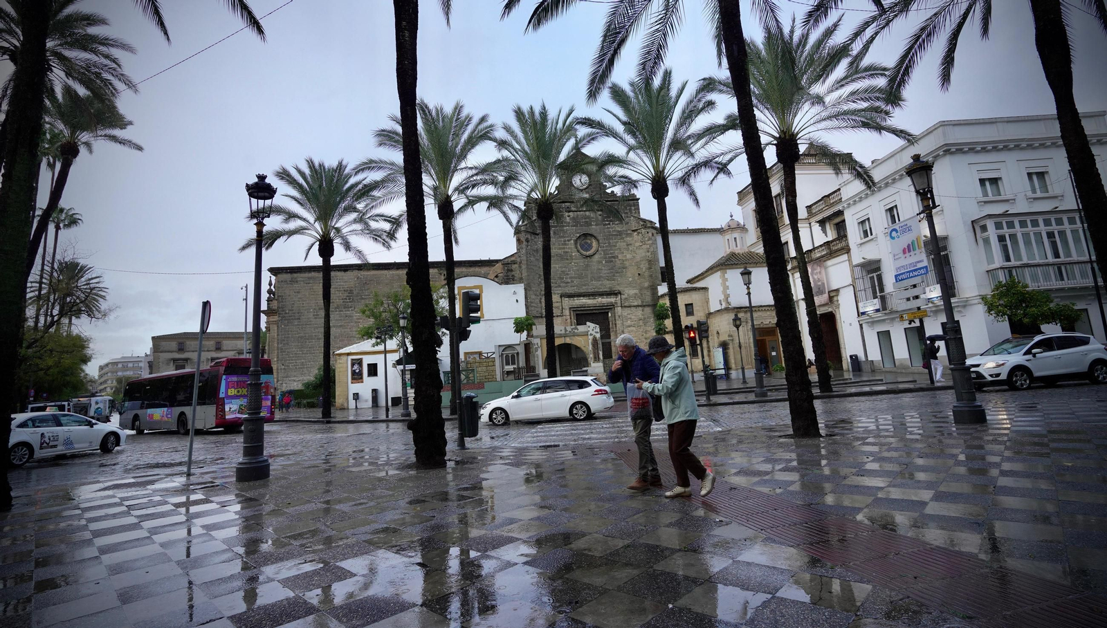 Imagen del centro ayer, tras las intensas lluvias caídas durante la jornada.