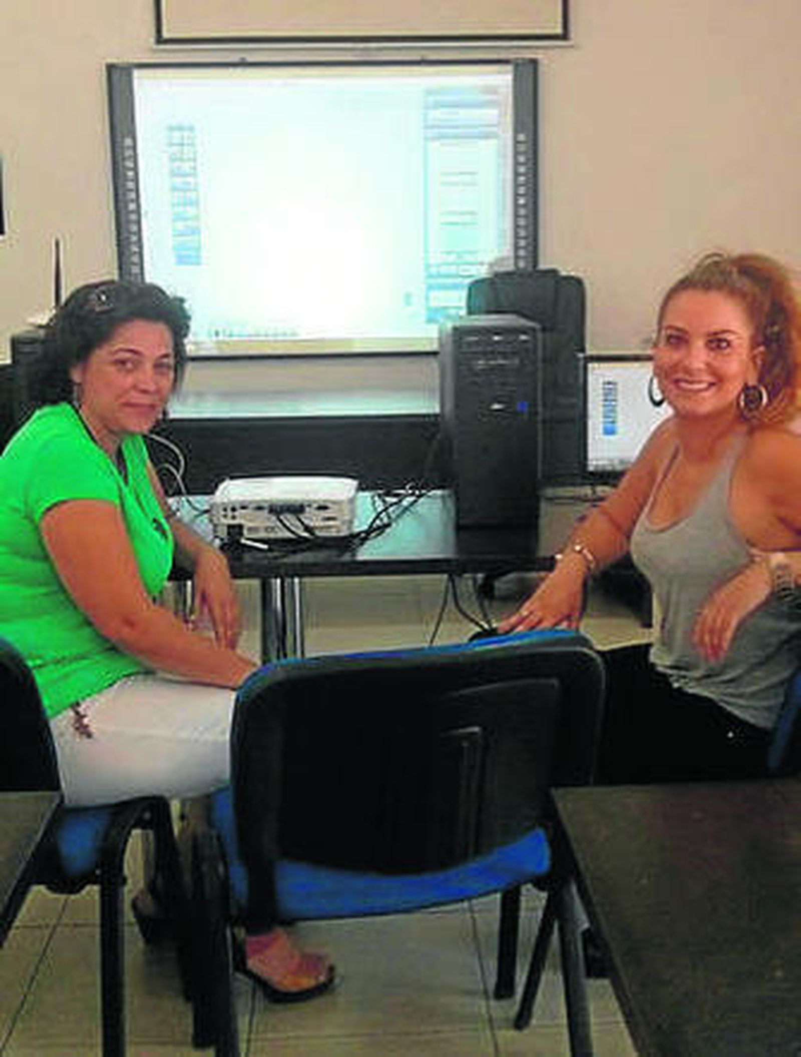 Las ediles Lola García y Noelia García.