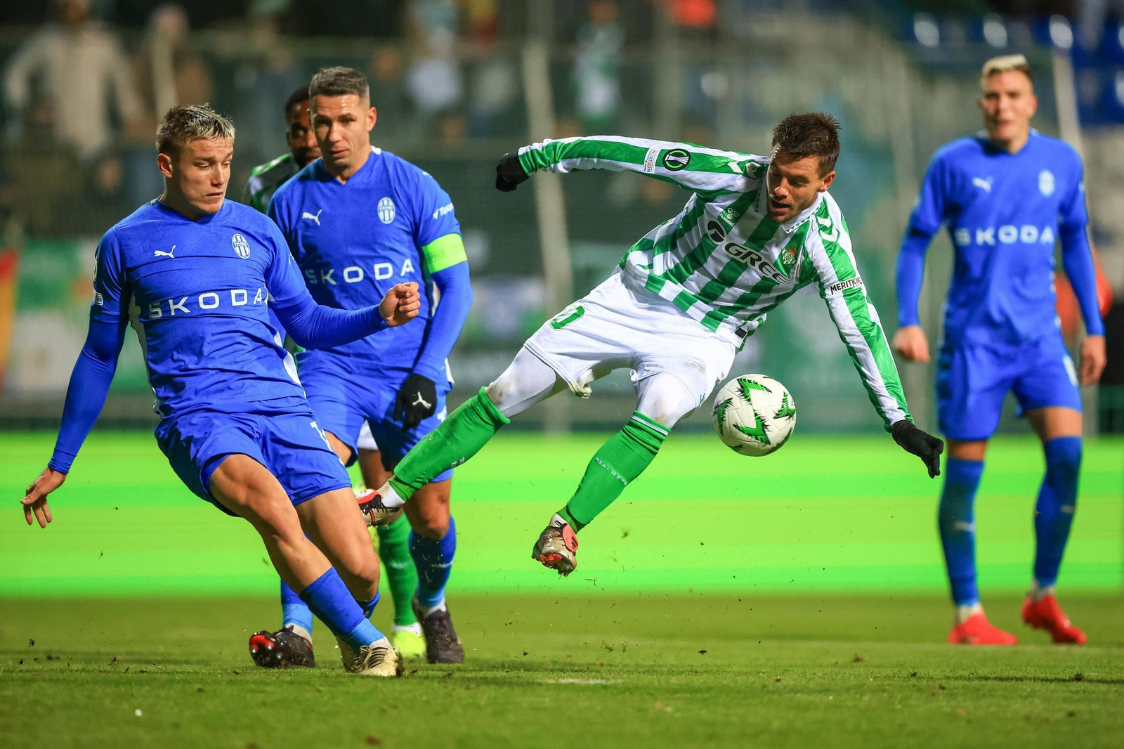 Las fotos del Mladá Boleslav - Betis de la Conference League