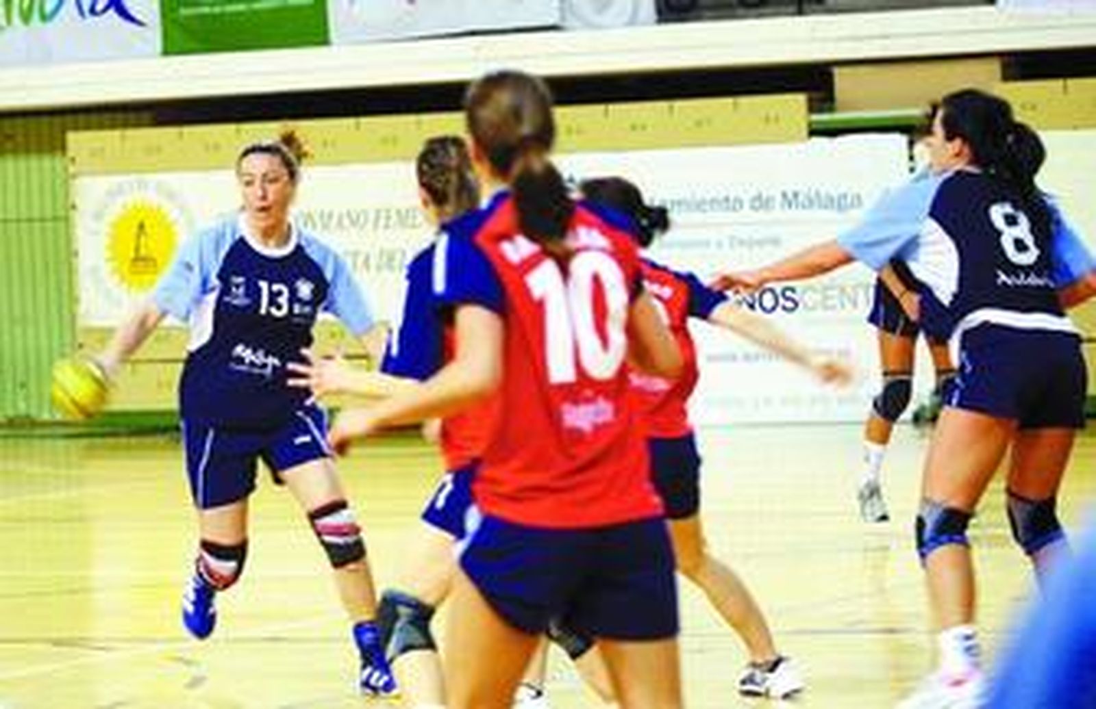 Imagen del año anterior de un partido entre el Costa del Sol y el UCAM Murcia.