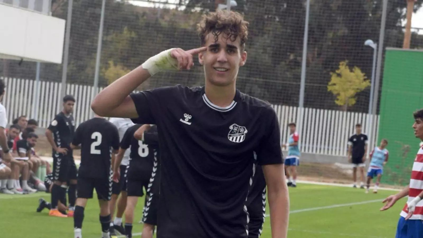 Juanma Reyes celebra un gol.