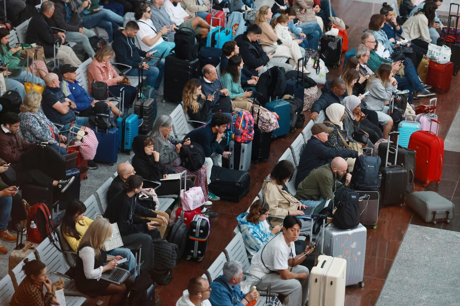 Las fotos de los retrasos en los trenes de Málaga tras el robo de cable