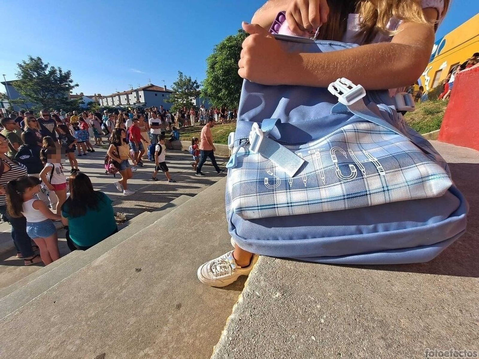 Niños en el primer día de vuelta al colegio en Algeciras