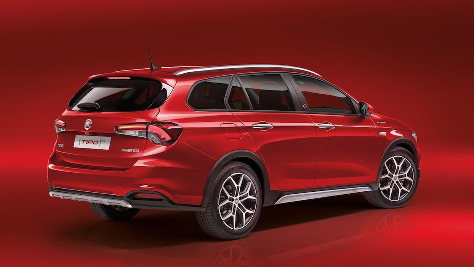 El Tipo, además de en carrocería familiar, está a la venta como berlina. Ambos están disponibles con el nuevo motor Hybrid.