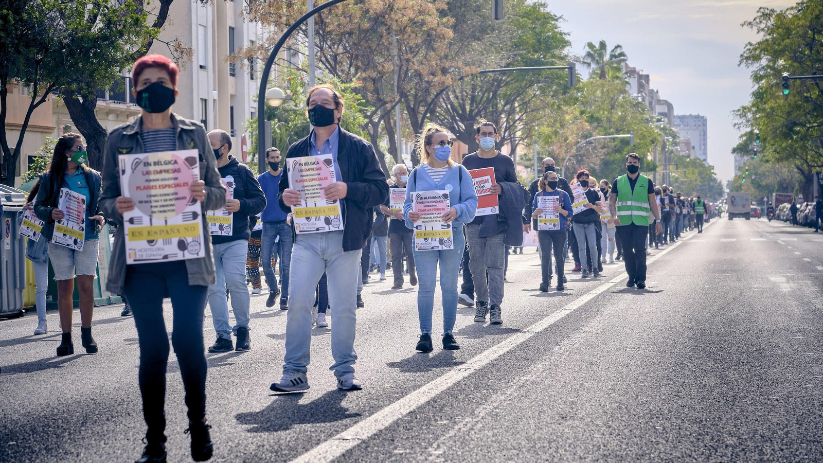 La Hostelería de Cádiz se moviliza en demanda de ayuda por los efectos de  la Covid-19