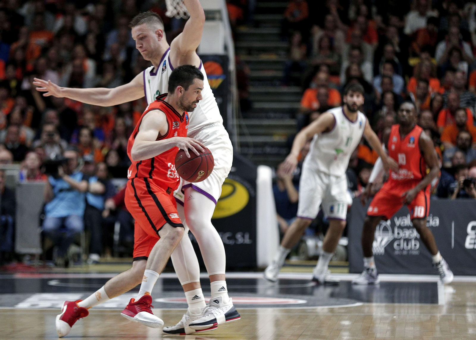 El Valencia Basket-Unicaja del partido definitivo de la final de la Eurocup, en imágenes