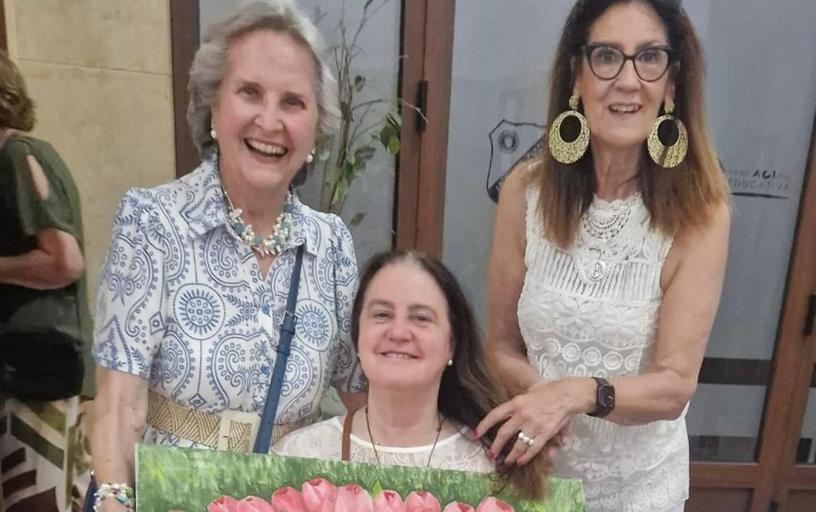 Rosa Jaques y las hermanas Teresa y María Querol Sahagún durante el encuentro en el colegio de Las Esclavas. Rosa Jaques y las hermanas Teresa y María Querol Sahagún durante el encuentro en el colegio de Las Esclavas.
