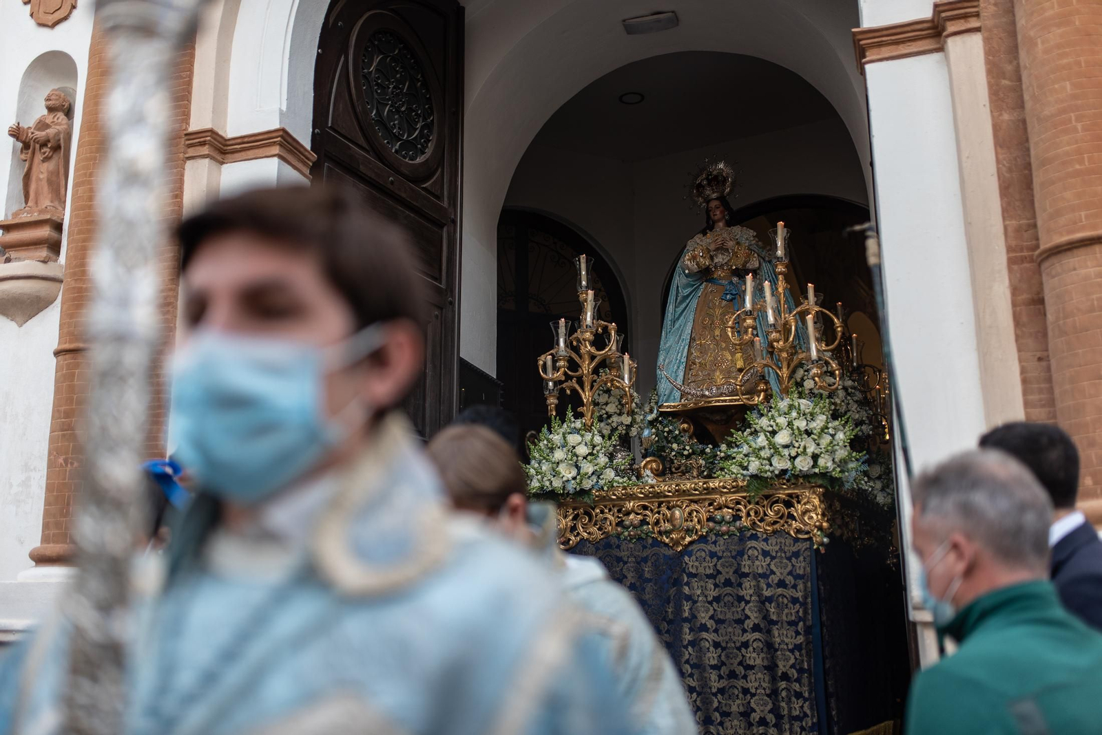 Imágenes de la Inmaculada Concepción procesionando por las calles de Huelva