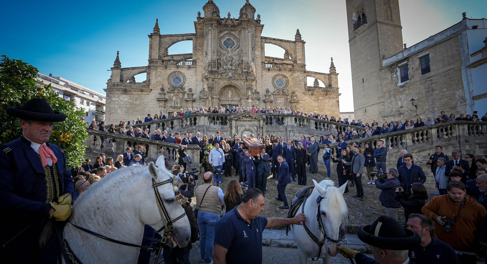 Imágenes del funeral de Álvaro Domecq en la catedral de Jerez