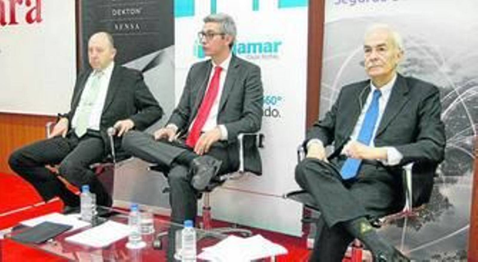 Gonzalo Bernardos y Juan Ignacio Crespo abordaron la actual situación socioeconómica del país, la región y la propia provincia bajo la moderación de Roger Domingo.