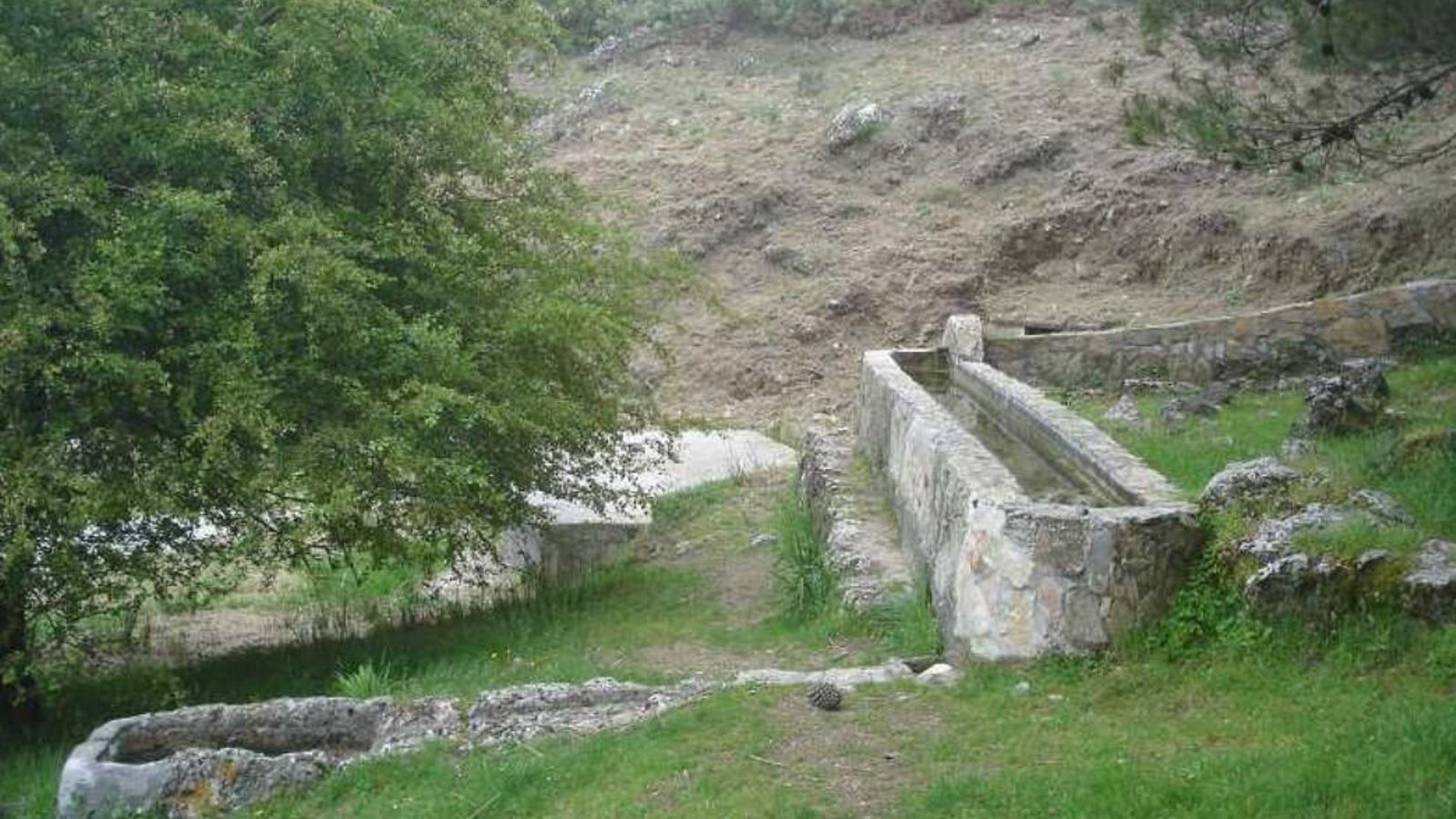 Canalizaciones de agua para su uso agrícola.