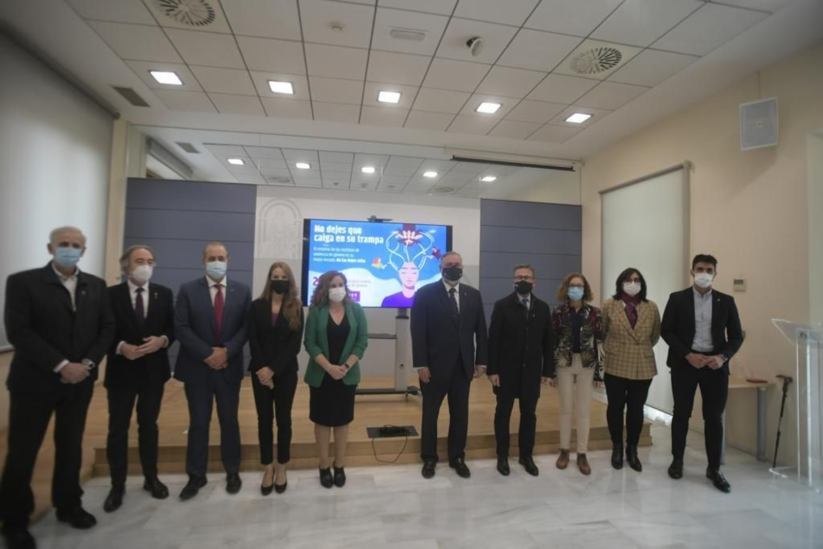 Fotos: las imágenes de la mañana del Día Internacional por la Eliminación de la Violencia Contra las Mujeres en Granada
