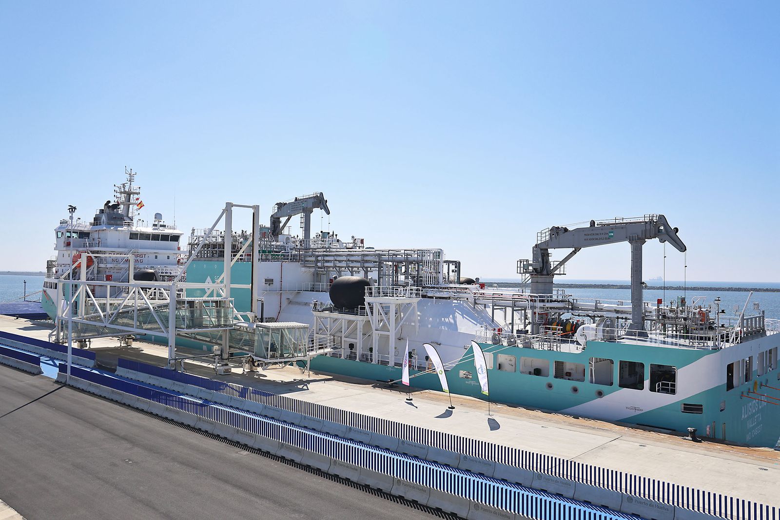 Las fotografías de la presentación del barco de bunkering de GNL y BioGNL 'Alisios LNG', de la filial de Enagás