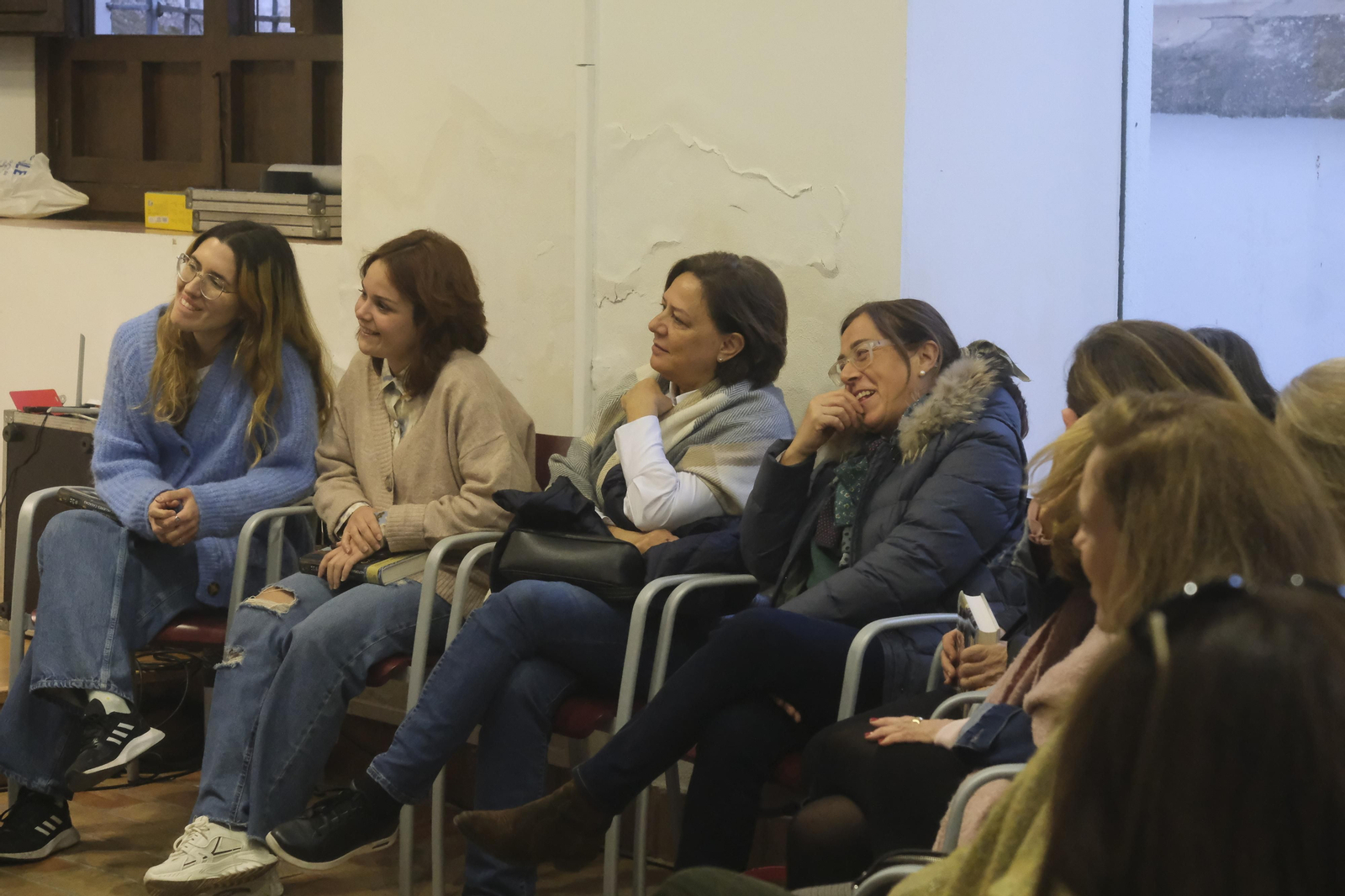 Las imágenes de la presentación de la obra ‘Historias de mujeres casadas’ de Cristina Campos en Córdoba