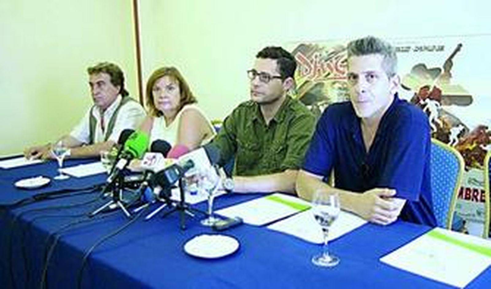 Danny García y César Méndez presentaron el Festival junto a María de las Nieves Jaén y Rafael Molina.