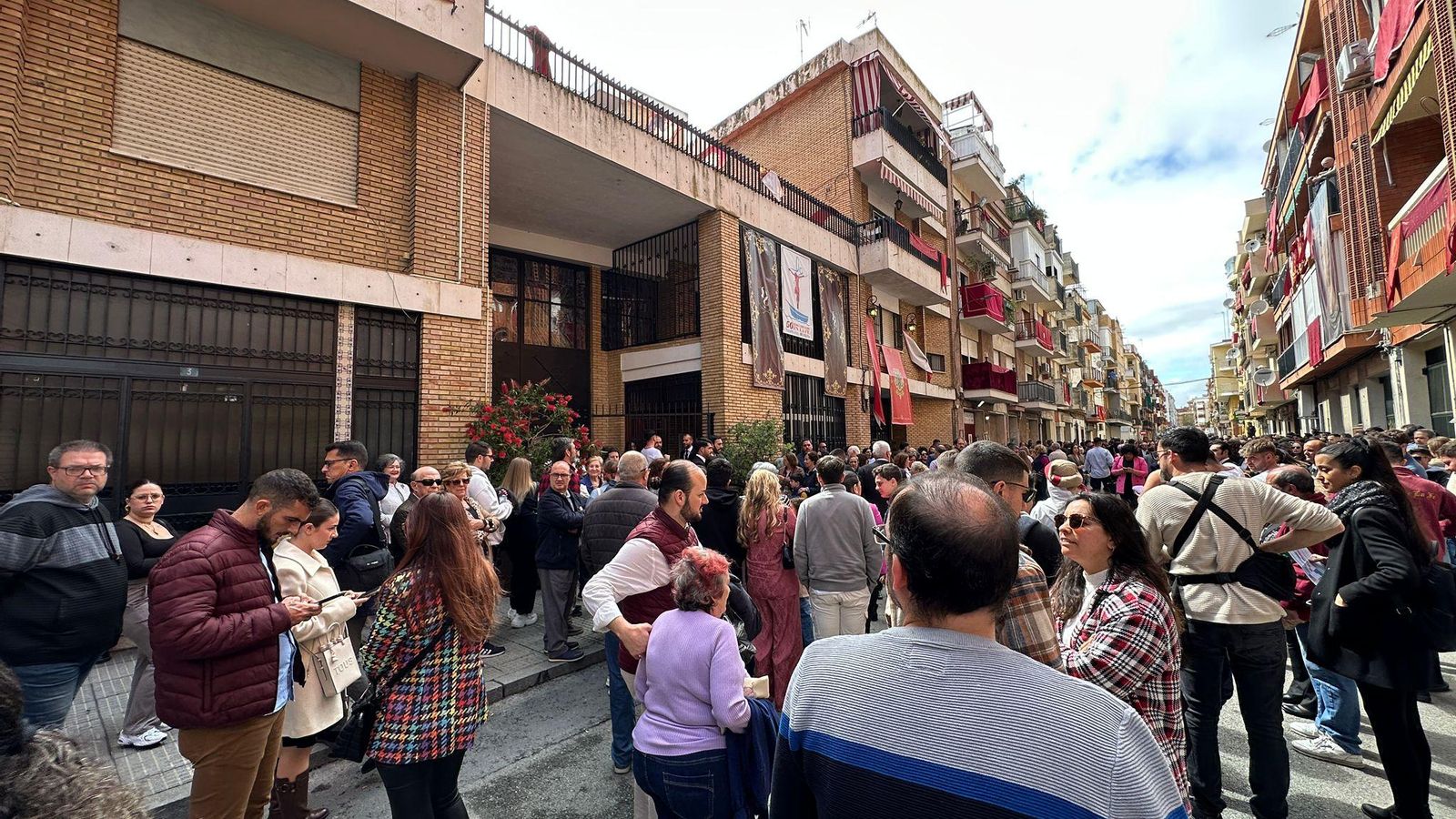 Ambiente en Viaplana antes de la salida de La Fe.