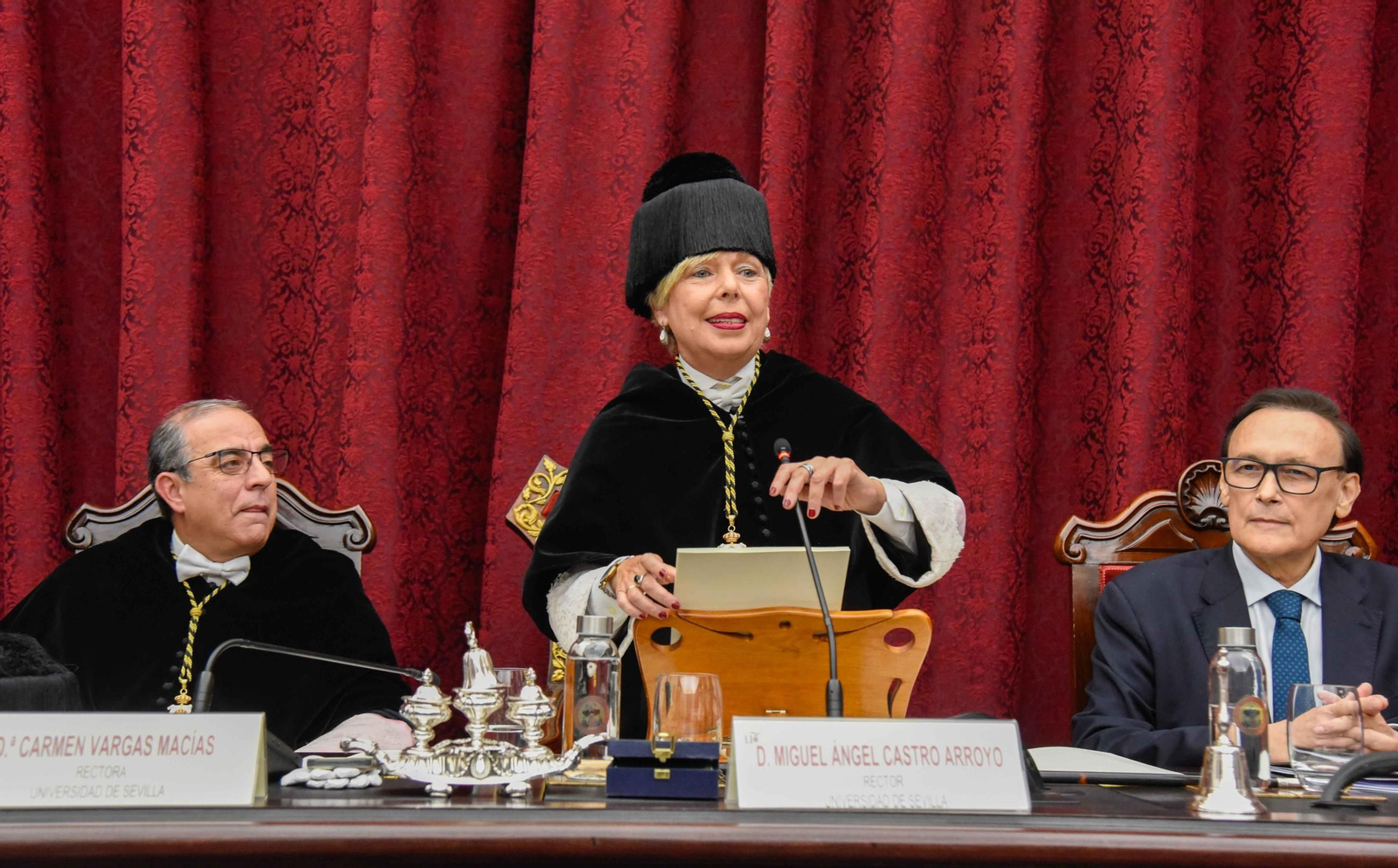 Acto de investidura de la nueva rectora de la US, Carmen Vargas