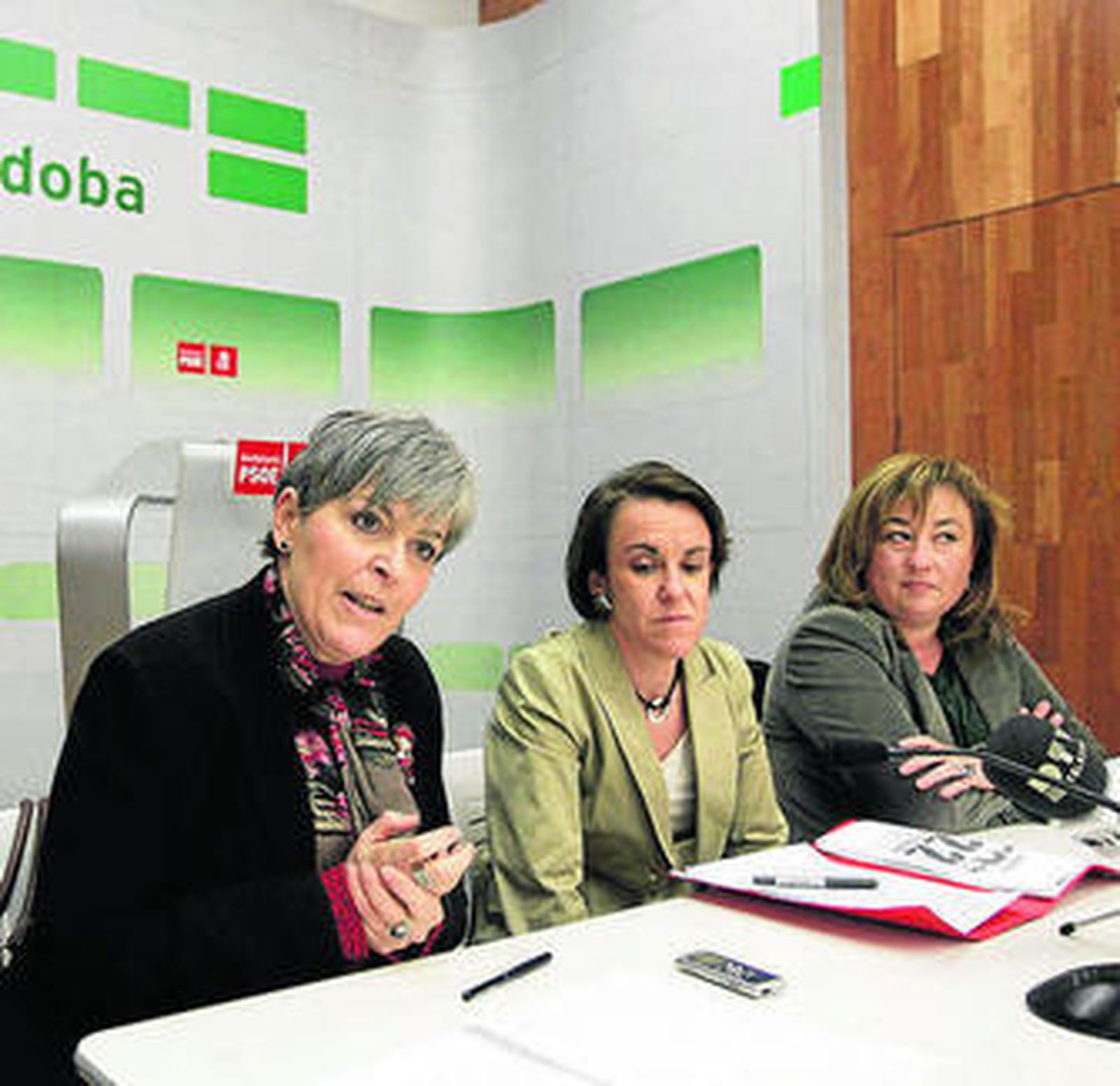 Causapié, durante el encuentro mantenido con mujeres.