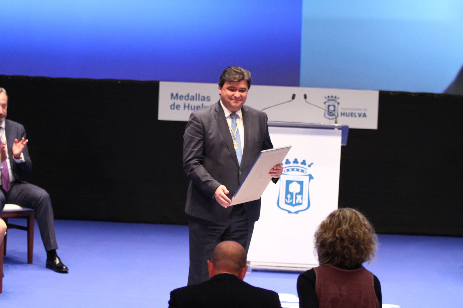 Imágenes de la entrega de las medallas de Huelva