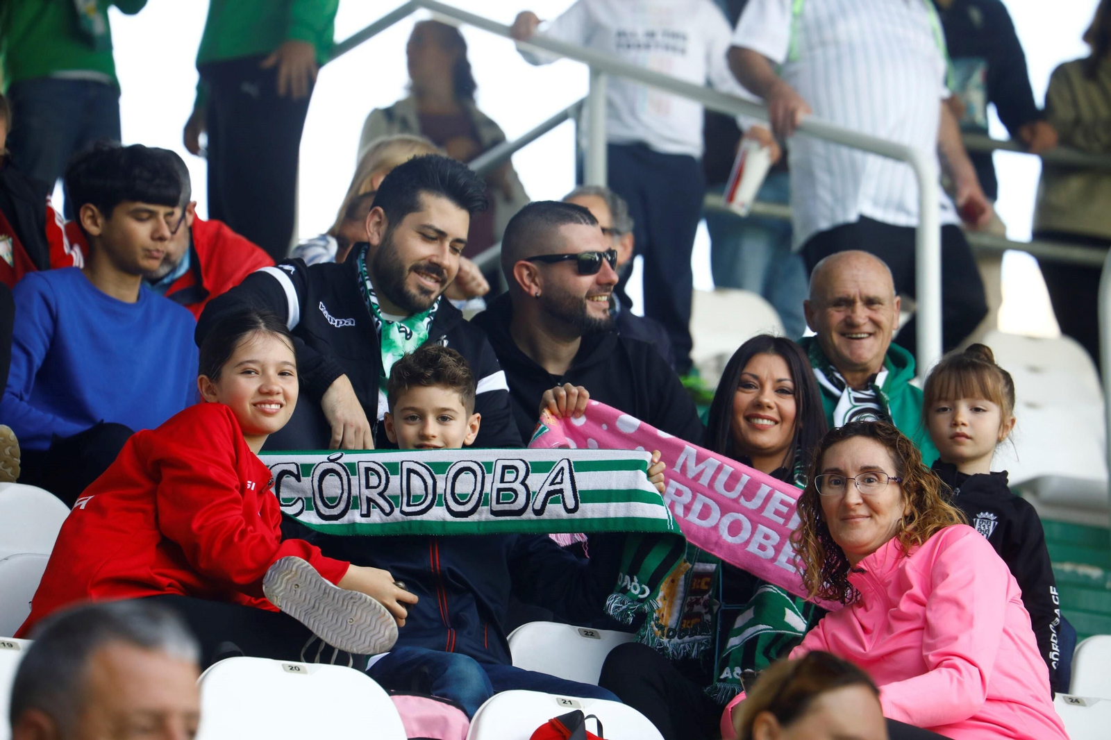 Las mejores fotos del ambiente en El Arcángel en el Córdoba CF - Ceuta