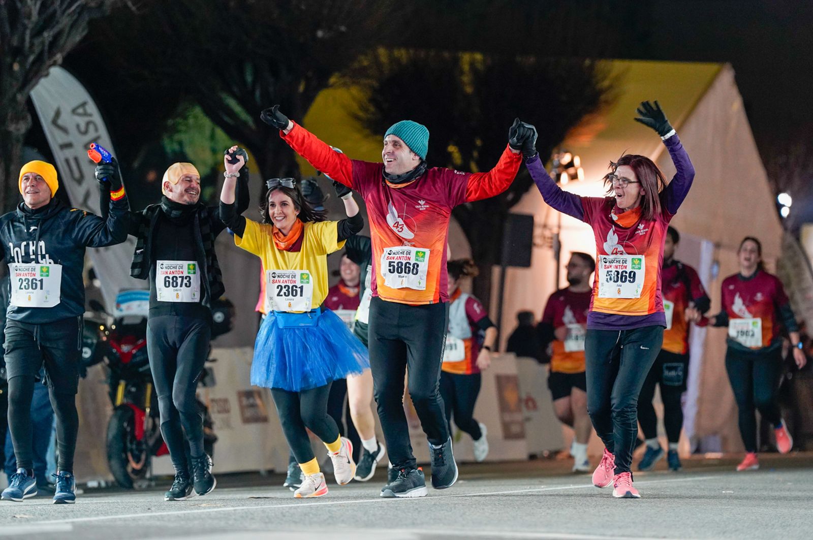 En imágenes: búscate en tu llegada a meta de la Carrera de San Antón 2026 (3)