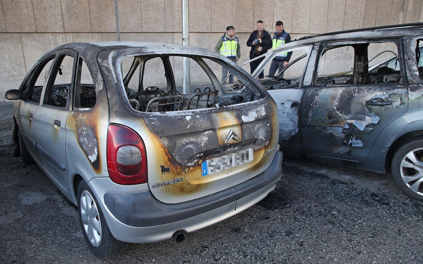 Fotos de los coches calcinados en San José Artesano