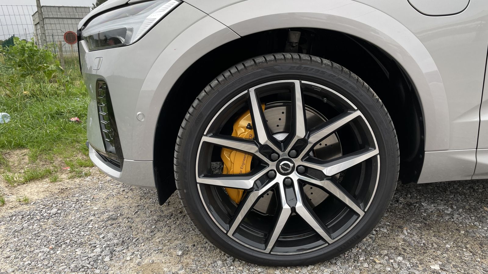 De serie, las llantas más grandes del XC60 son de 21", aunque puede incorporar éstas de 22" en opción.