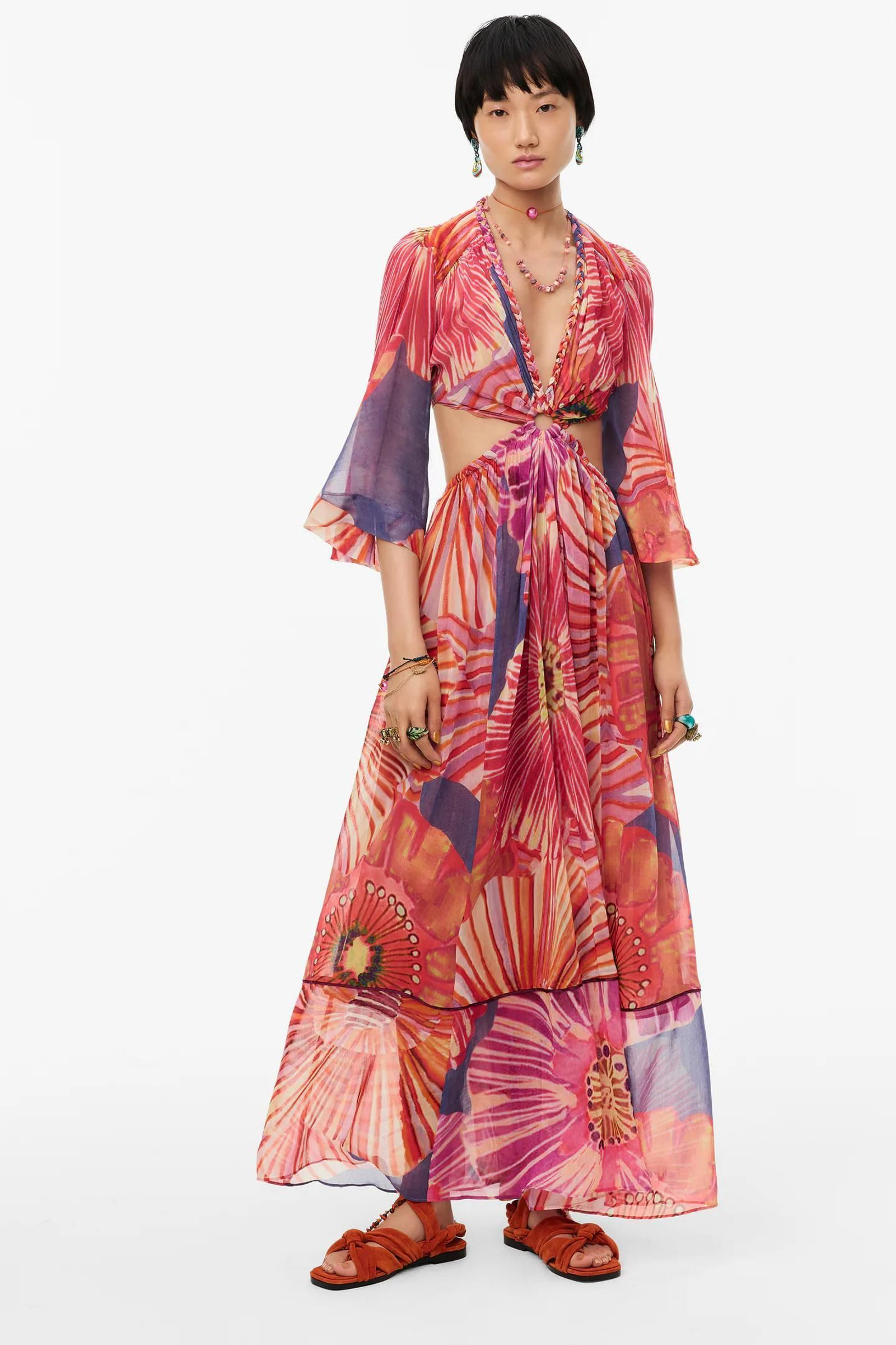 Vestido cut out de edición limitada de Zara.