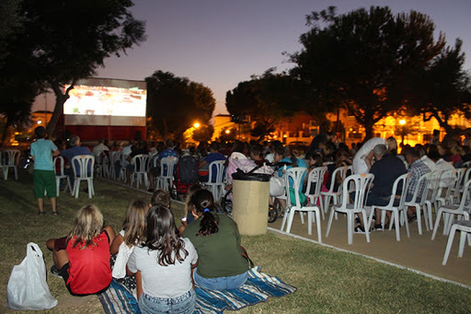 Todos los miércoles de julio y agosto se proyectarán películas en los parques de Gines.