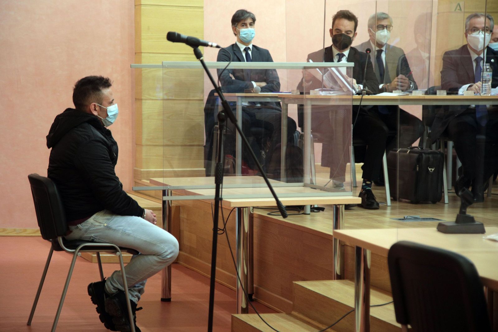 ¿Cuándo se puede suspender un juicio por Covid? El malestar de los abogados de Granada contra el TSJA