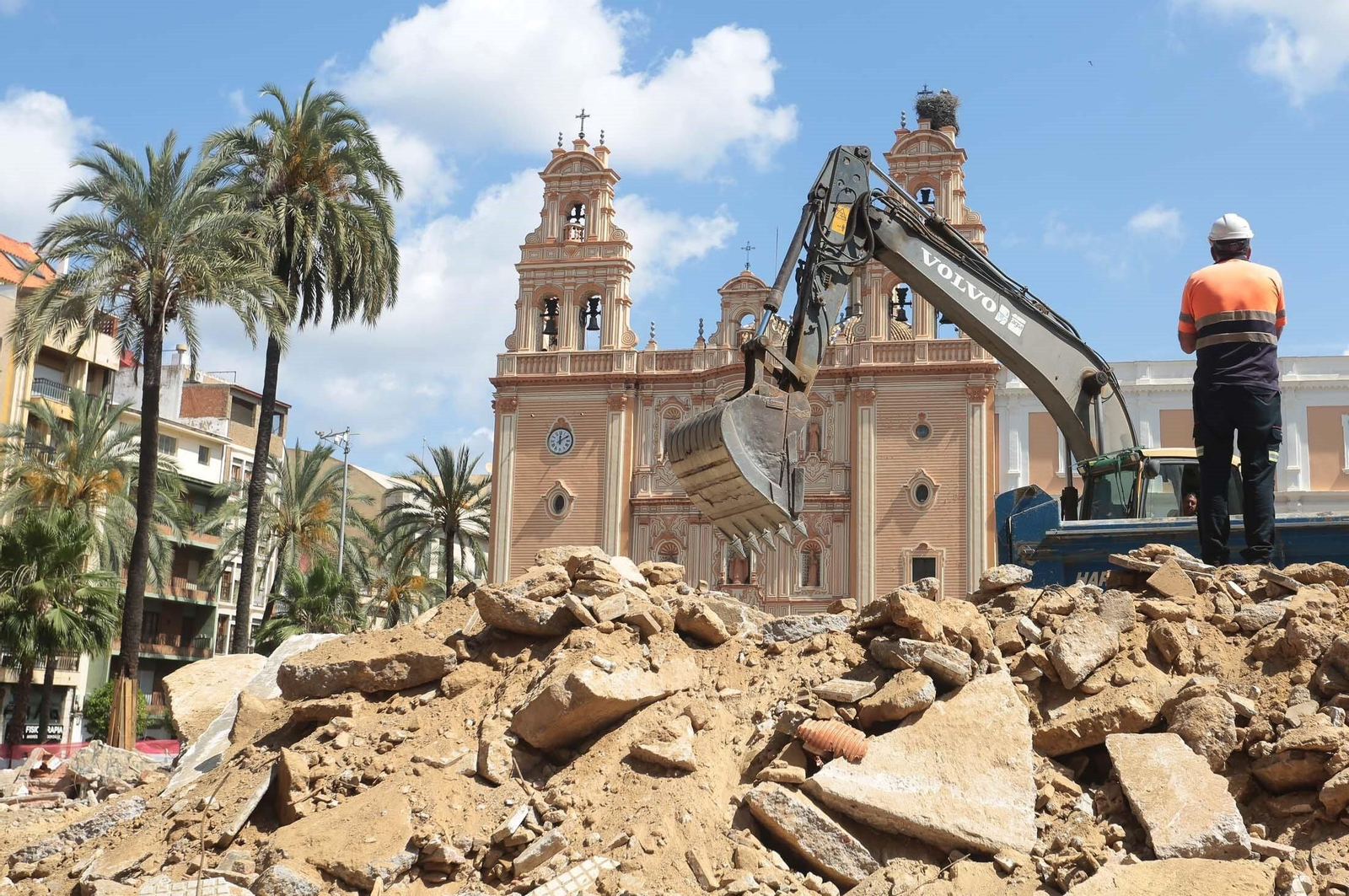Las mejores imágenes del estado actual de la Plaza de La Merced de Huelva con las obras