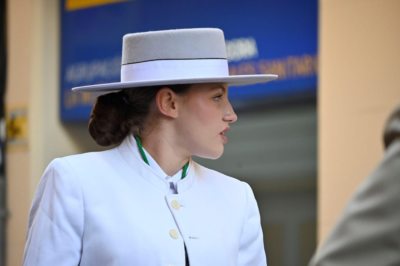Imágenes de los peregrinos de la Hermandad de Emigrantes en su salida por las calles de Huelva