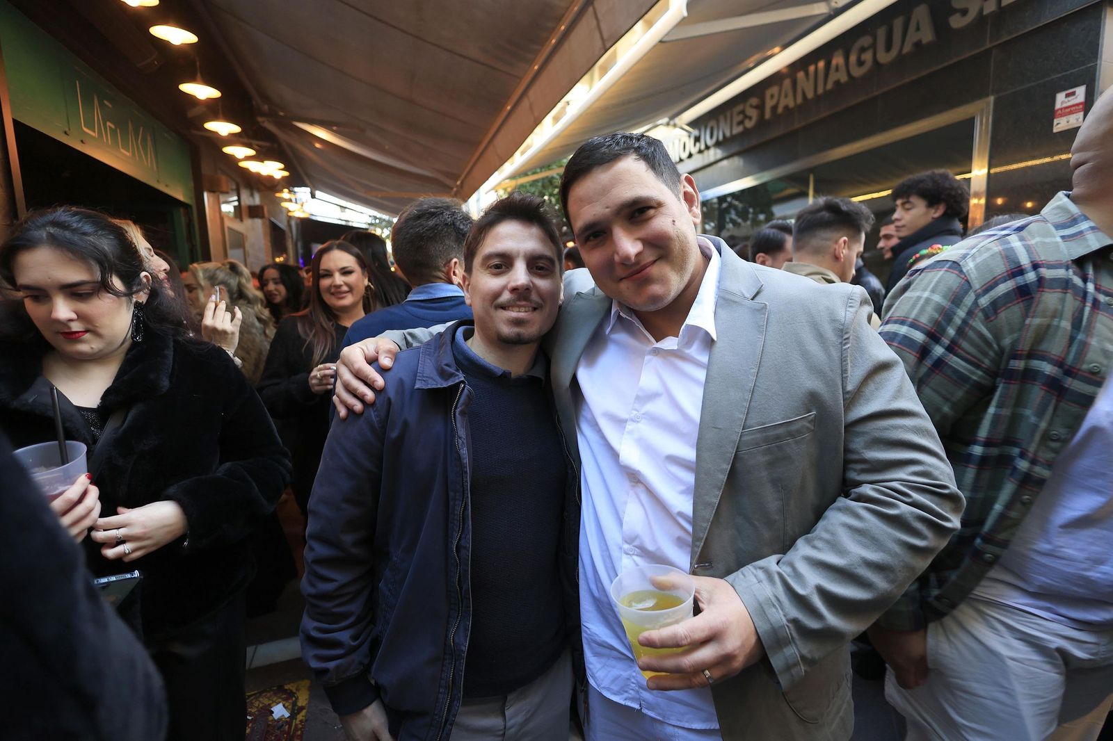 La Línea explota de gente en la tardebuena más animada, en imágenes