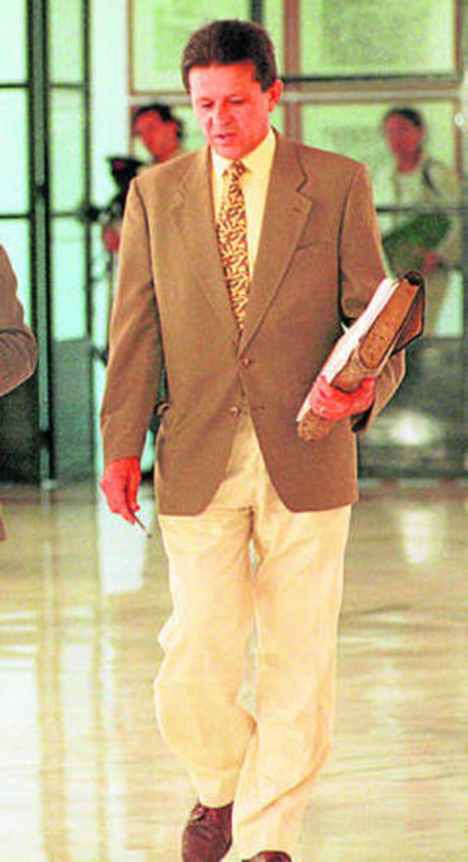 Blanco, en los pasillos del Parlamento andaluz en una imagen de archivo.