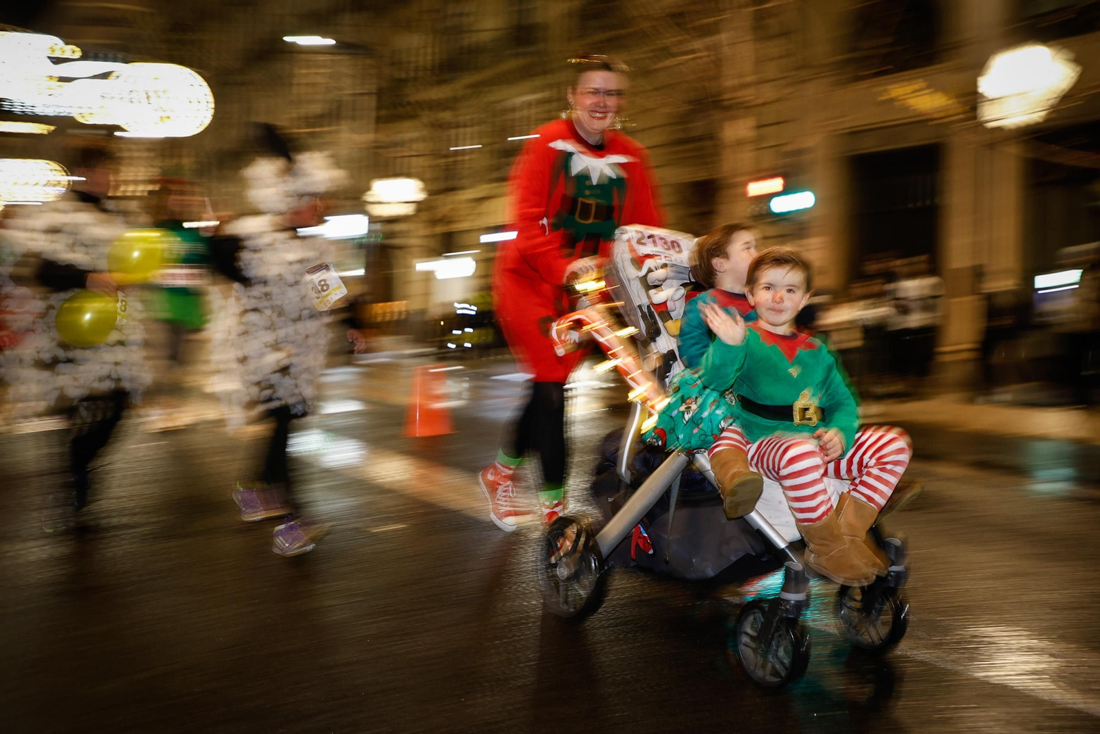 Búscate en la Carrera Nocturna de Disfraces de Granada