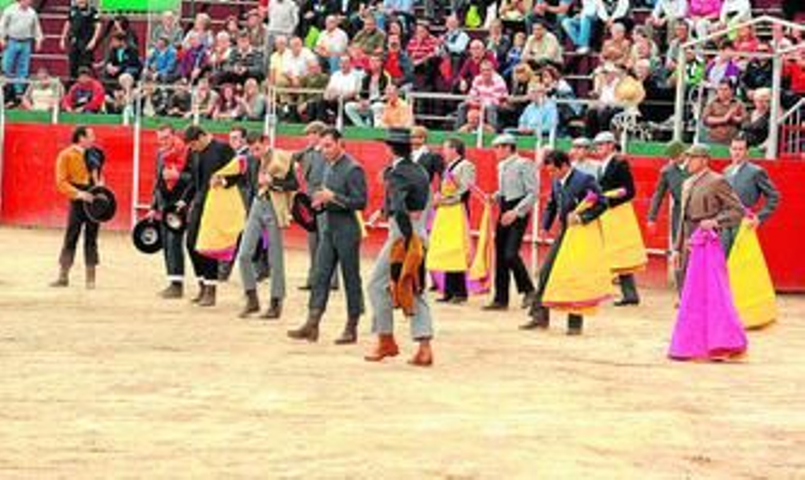 El último paseíllo de la temporada almeriense con un Festival Taurino en Viator.
