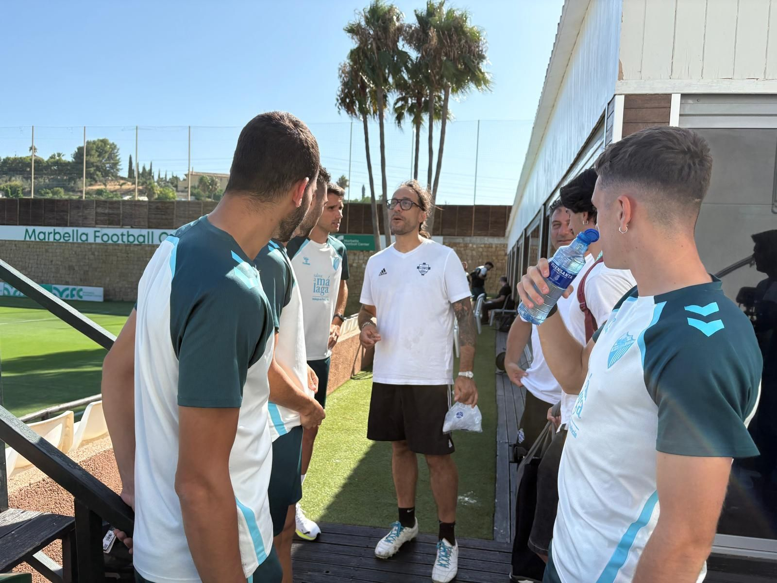 Cesc Fábregas y Fekir, entre los VIPS de Marbella antes del Málaga CF-Al-Wrakh