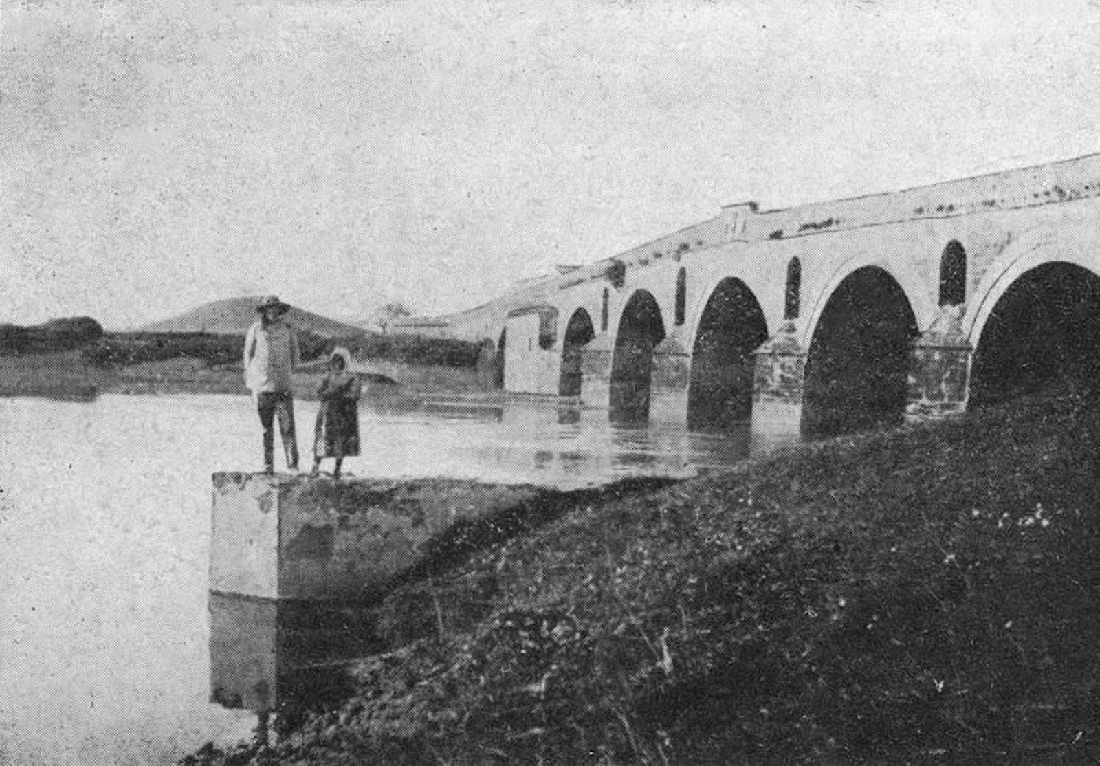 Una fotografía del puente de Cartuja en el año 1921 Una fotografía del puente de Cartuja en el año 1921