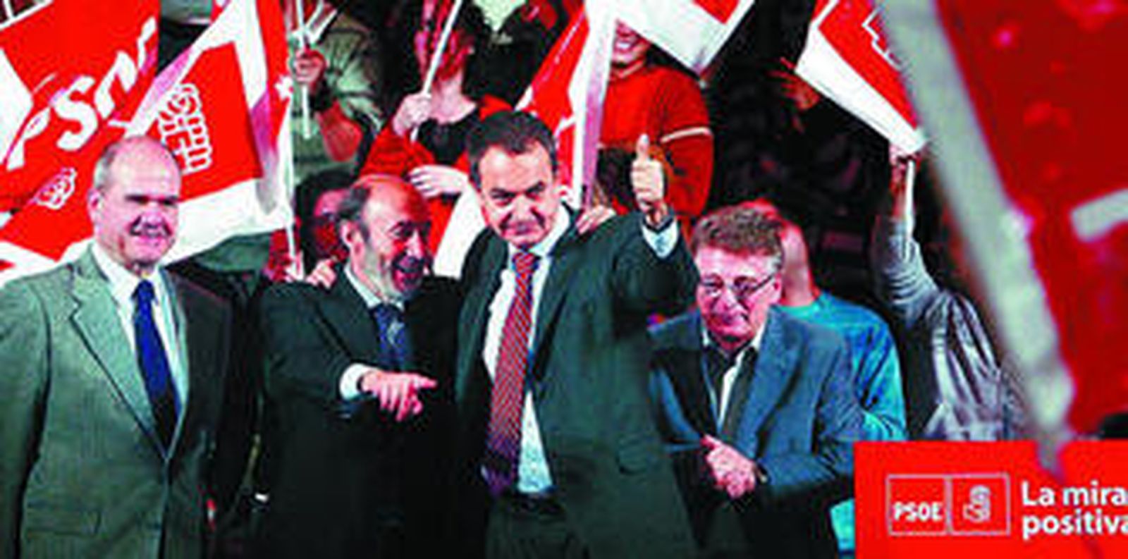 Zapatero, con Rubalcaba, Chaves y González Cabaña, en Cádiz en la campaña en la que el ministro del Interior se presentaba a diputado por la provincia