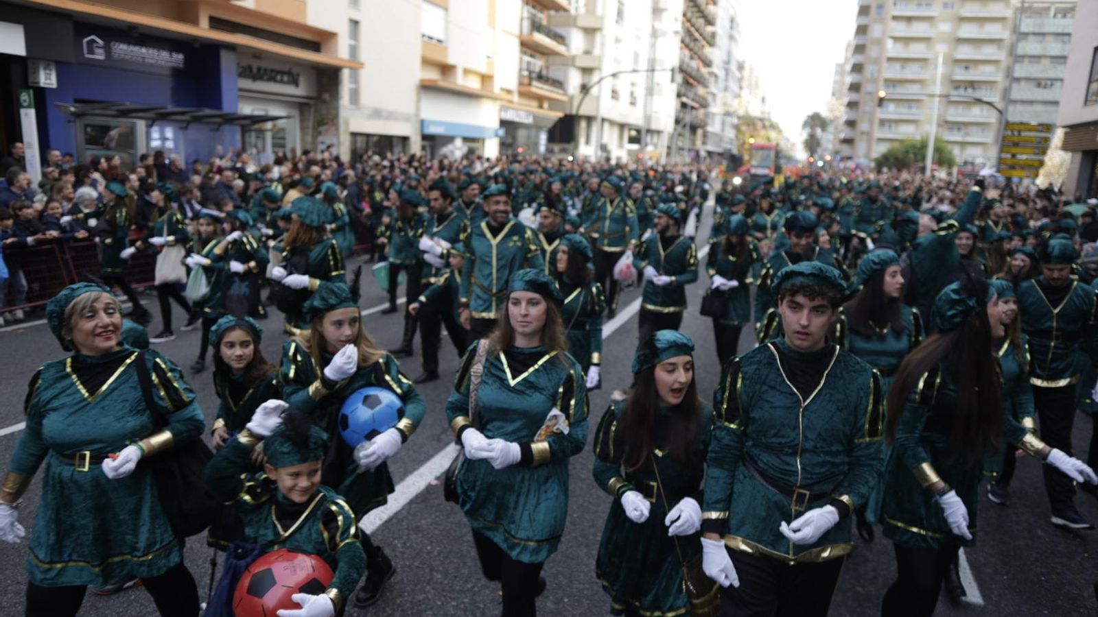 Todas las imágenes de SS.MM. los Reyes Magos en Cádiz: Visitas, cabalgata, horarios y recorrido