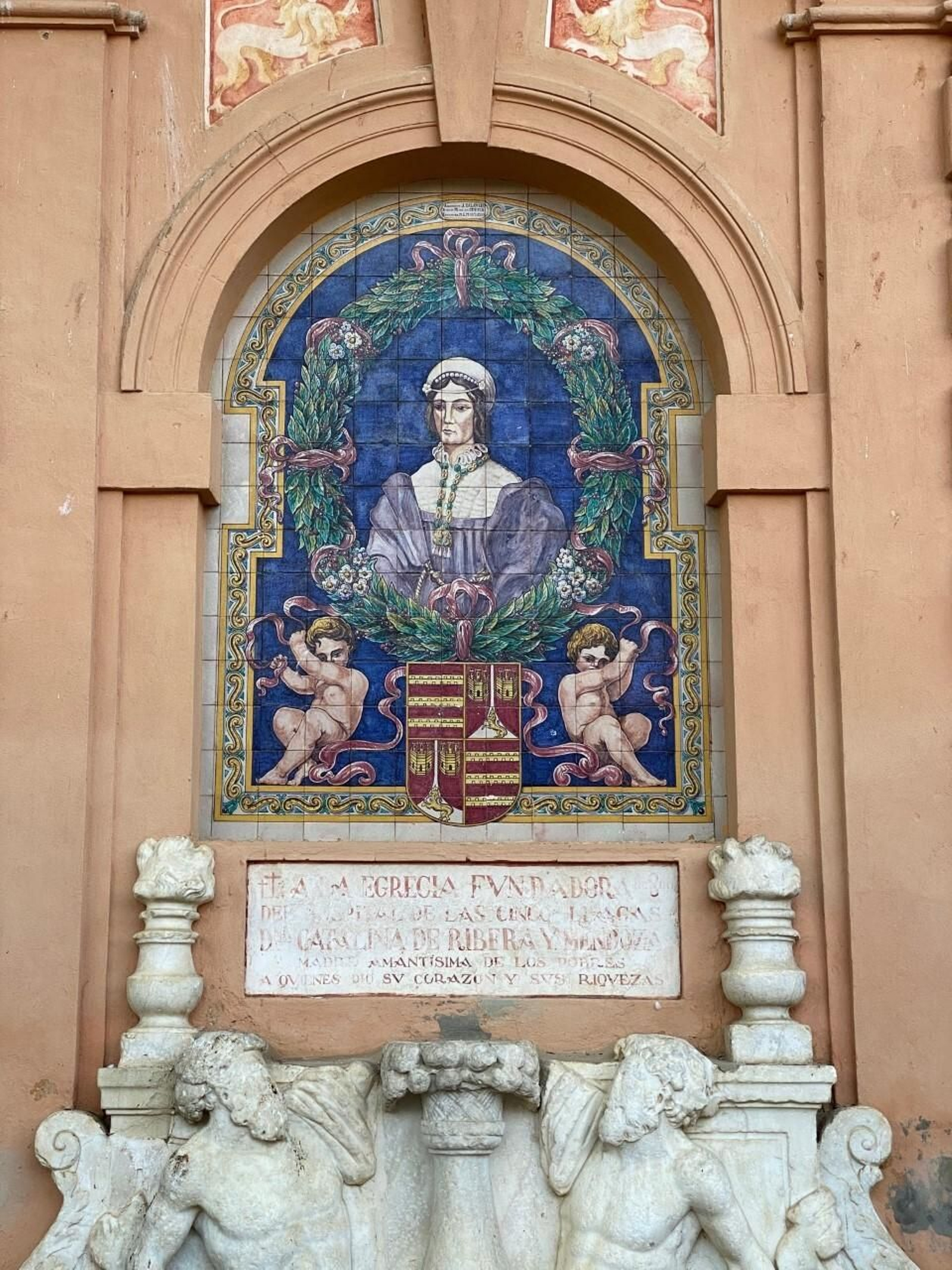 La fuente dedicada a Catalina de Ribera que da nombre al paseo.