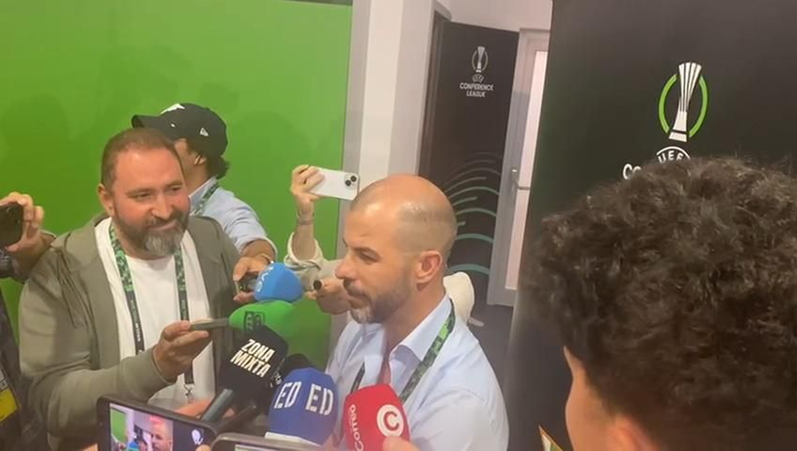 Manu Fajardo y los nervios para "bajar al campo" en el Betis - Chelsea