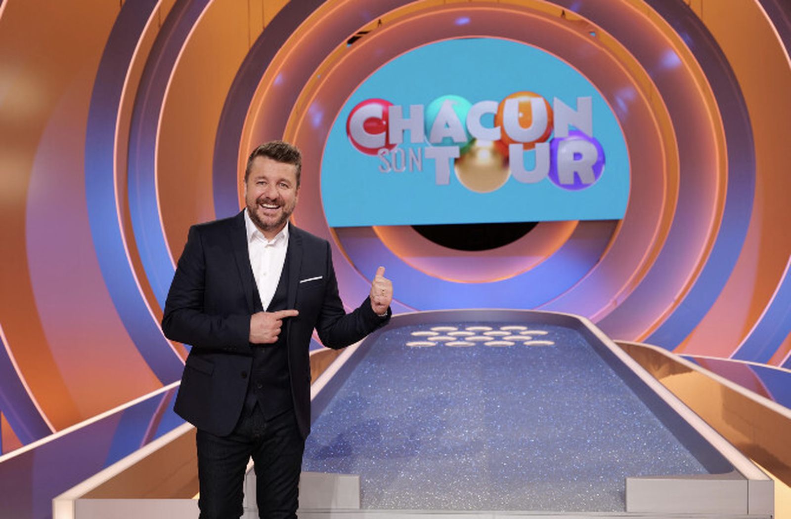 El plató de 'Chacun son tour', versión originaria de 'Te ha tocado'