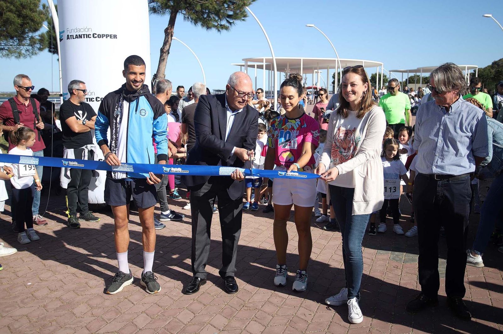 Imágenes de la carrera infantil previa a la "10K Puerta del Descubrimiento"