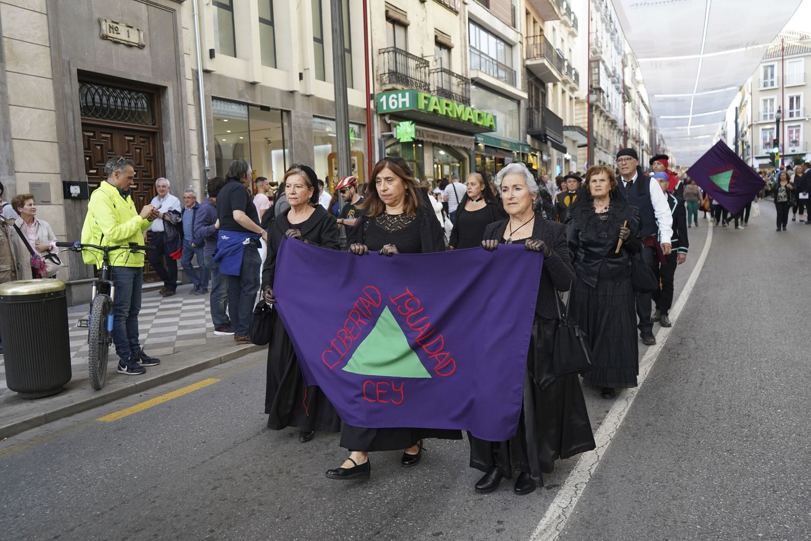 Así ha sido la procesión cívica en recuerdo a Mariana Pineda
