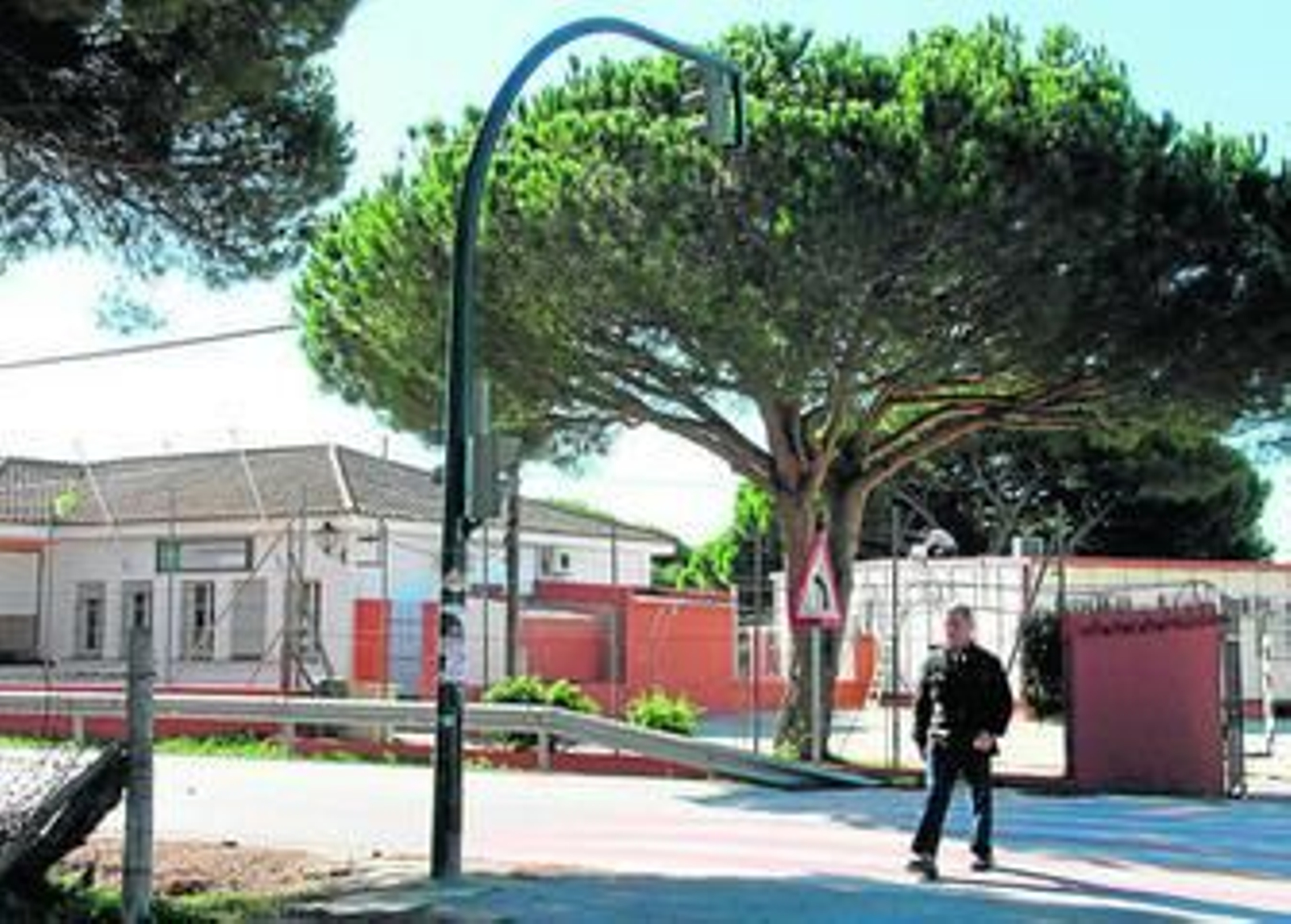 La ampliación del colegio público y el funcionamiento de los semáforos son algunas de las reclamaciones.