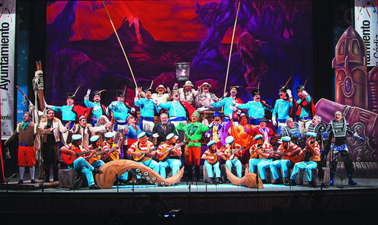 El grupo viñero mostró su repertorio anoche en el Falla con tipos de distintos personajes de los libros del escritor Julio Verne.  Foto: Jesus Marin