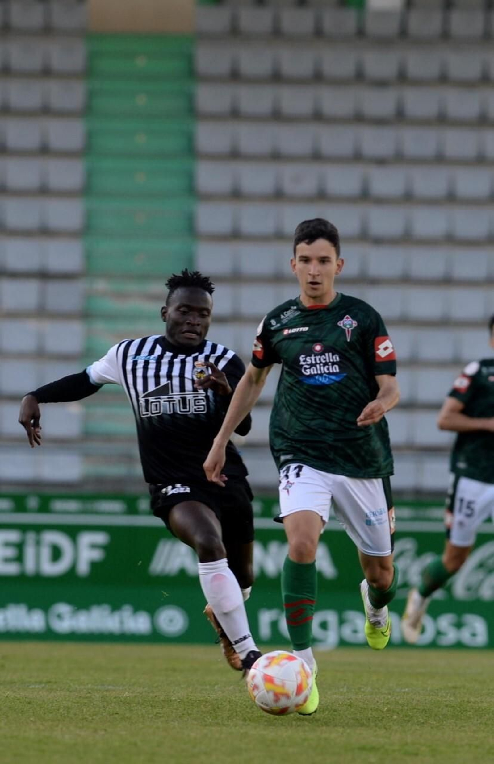 Las fotos del Rácing de Ferrol - Real Balompédica (1-0)