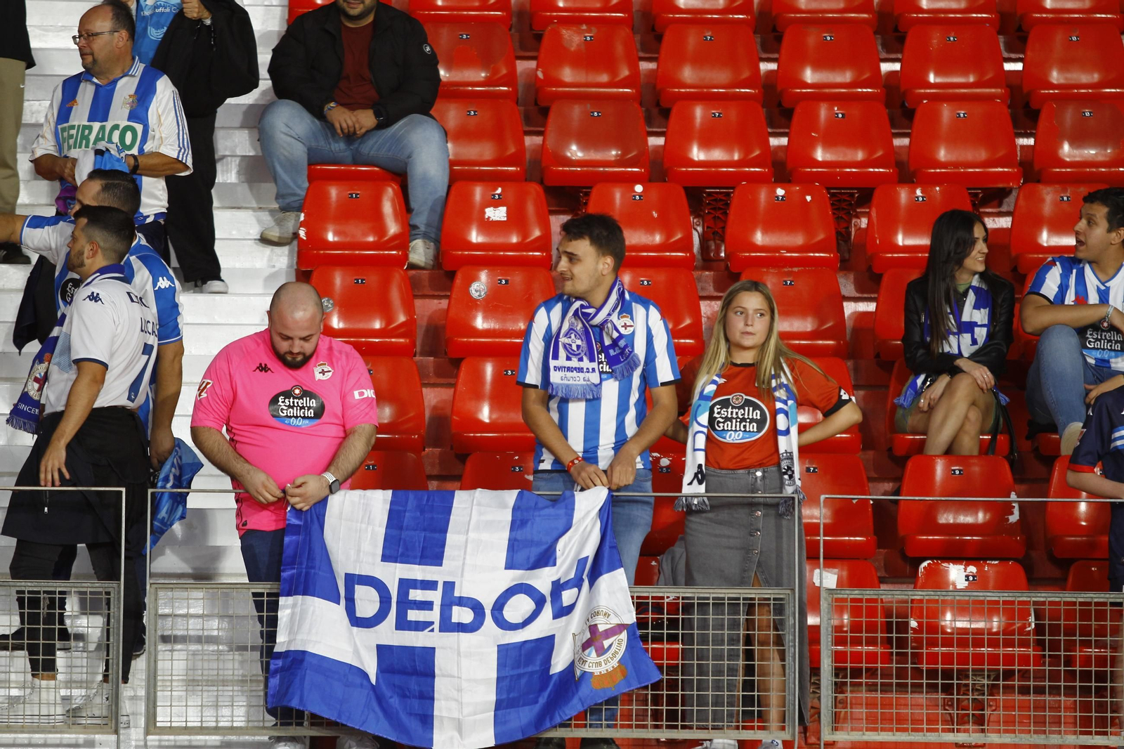 Búscate en las fotos de público del partido U.D. Almería-Deportivo de La Coruña